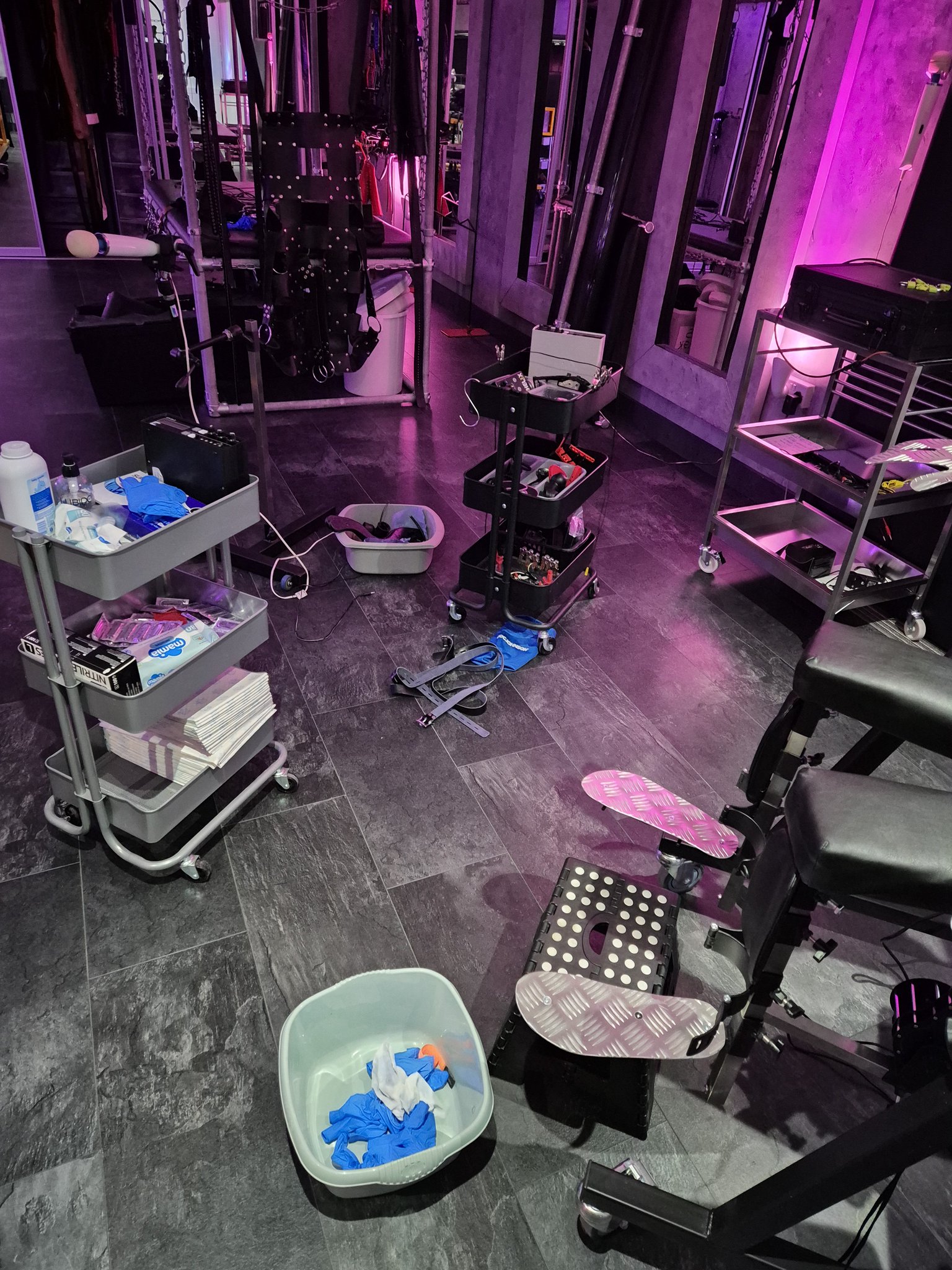 Vue générale du studio de Mistress Eva